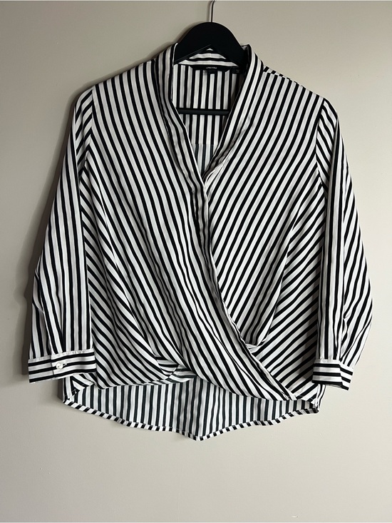Vero Moda Tops - Vero Moda Black White Striped Wrap Blouse 3/4 Sleeve Surplice Women size medium